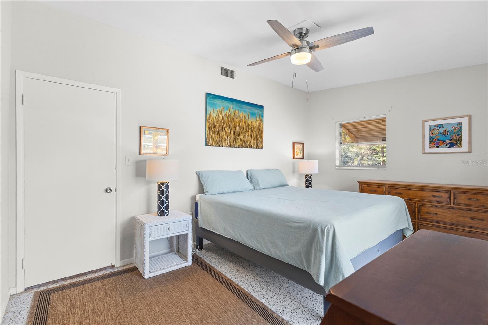 TROPICAL SHORES - Residential