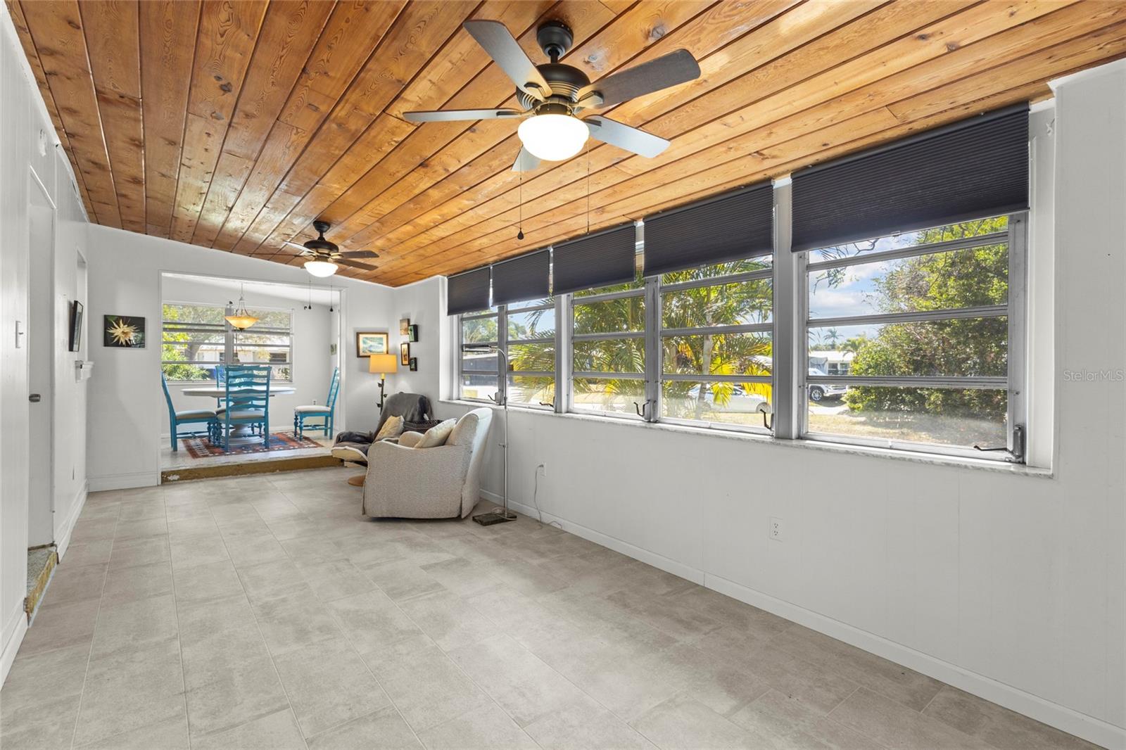 TROPICAL SHORES - Residential