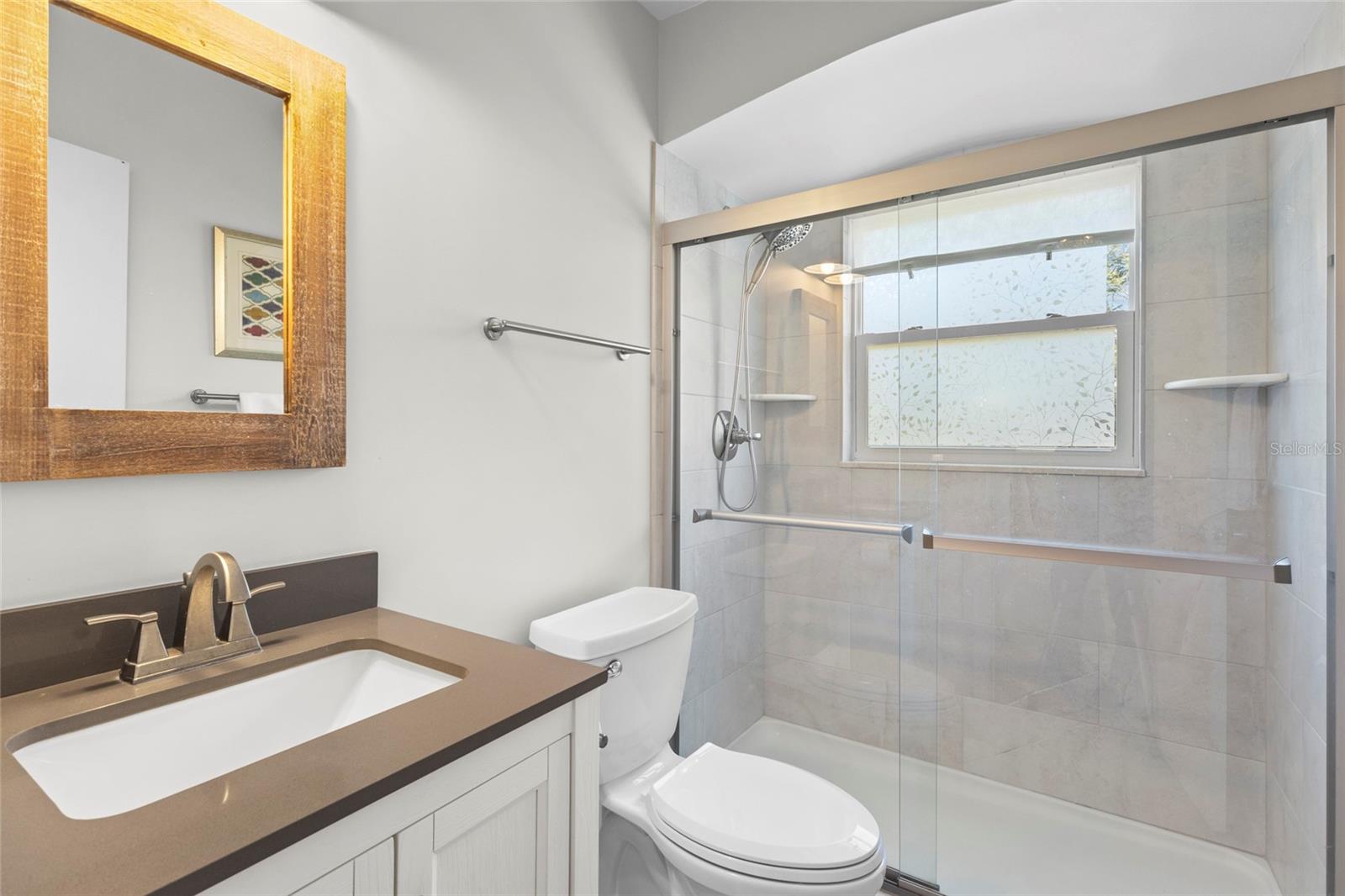 TROPICAL SHORES - Residential