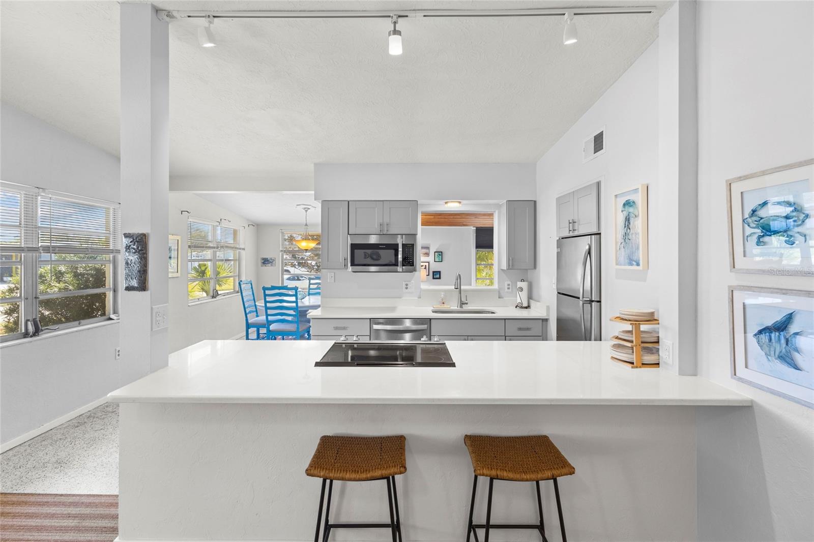 TROPICAL SHORES - Residential