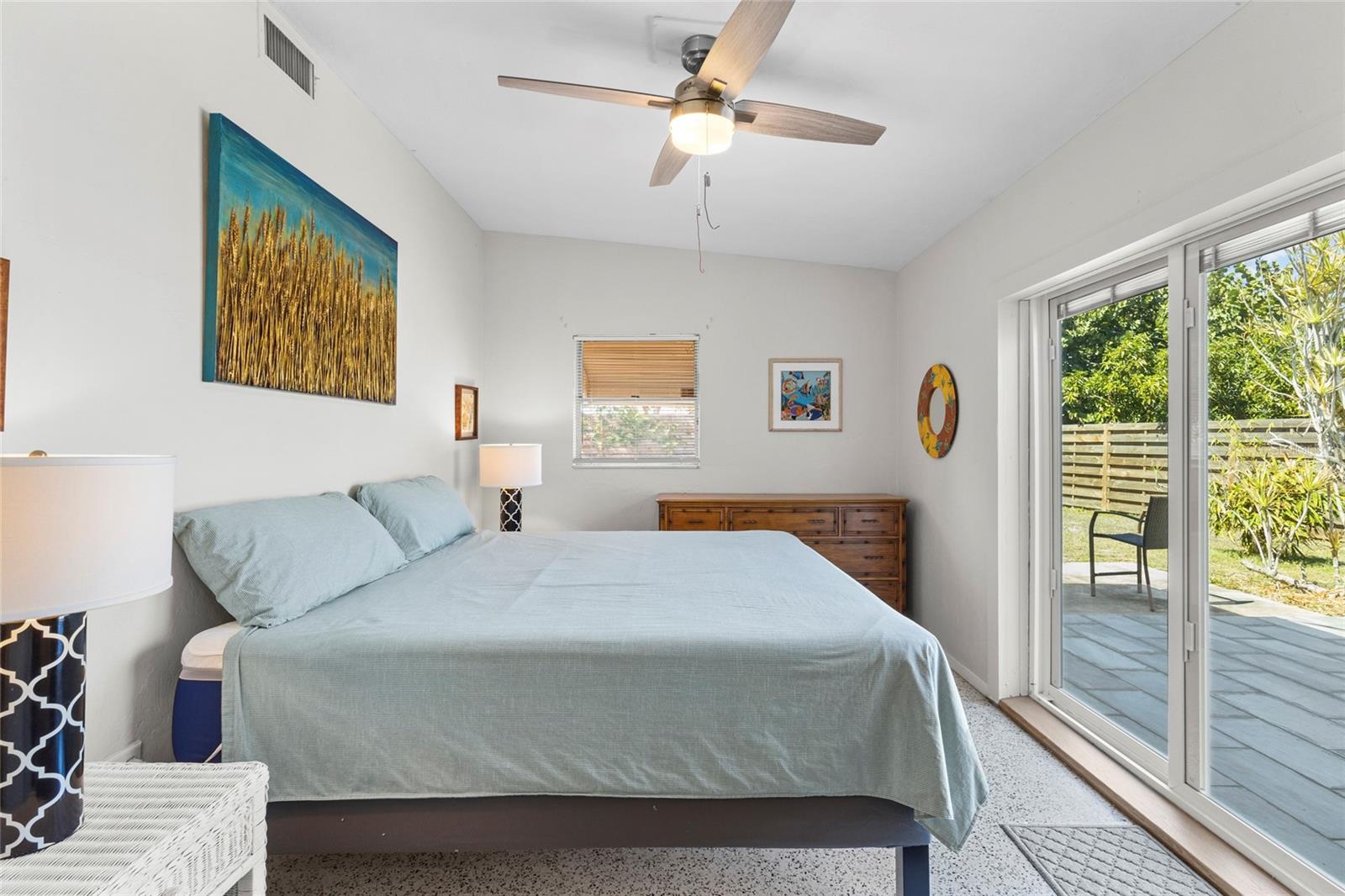 TROPICAL SHORES - Residential