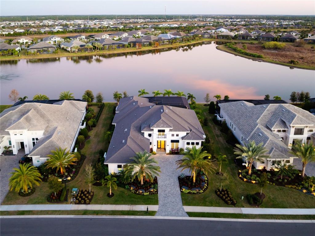 Photo of 17014 Clearlake Avenue, Lakewood Ranch, FL 34202 (MLS # A4681091)