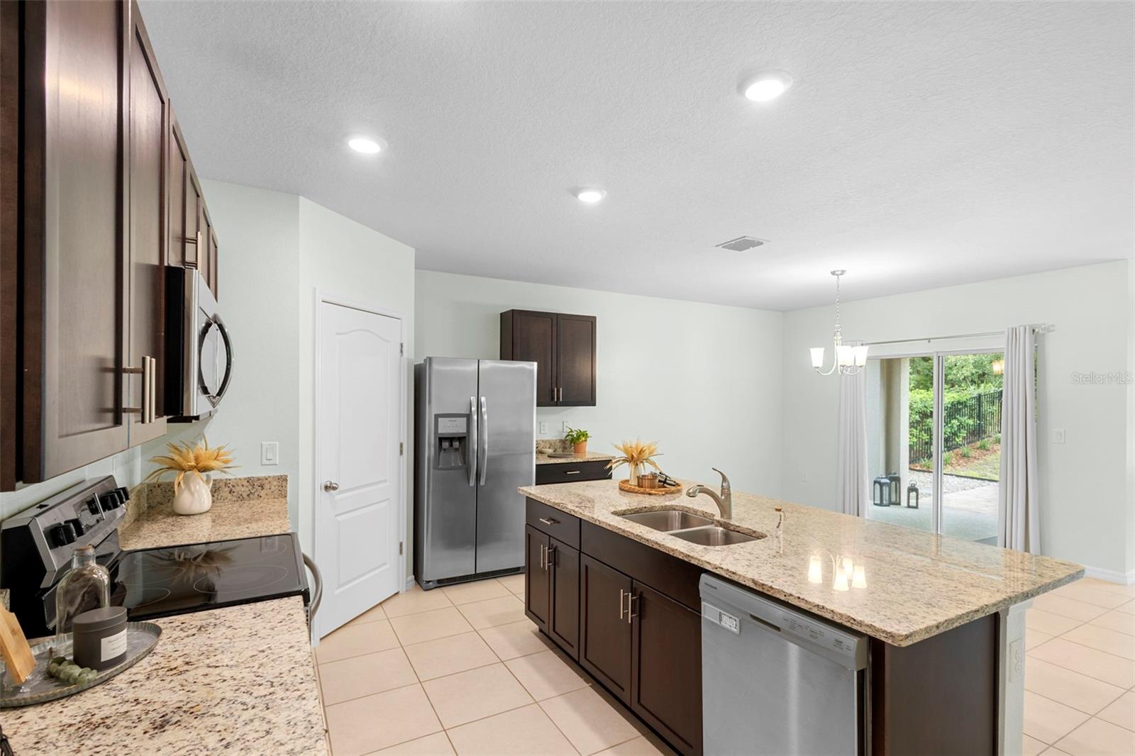 VICTORIA OAKS PH A - Residential