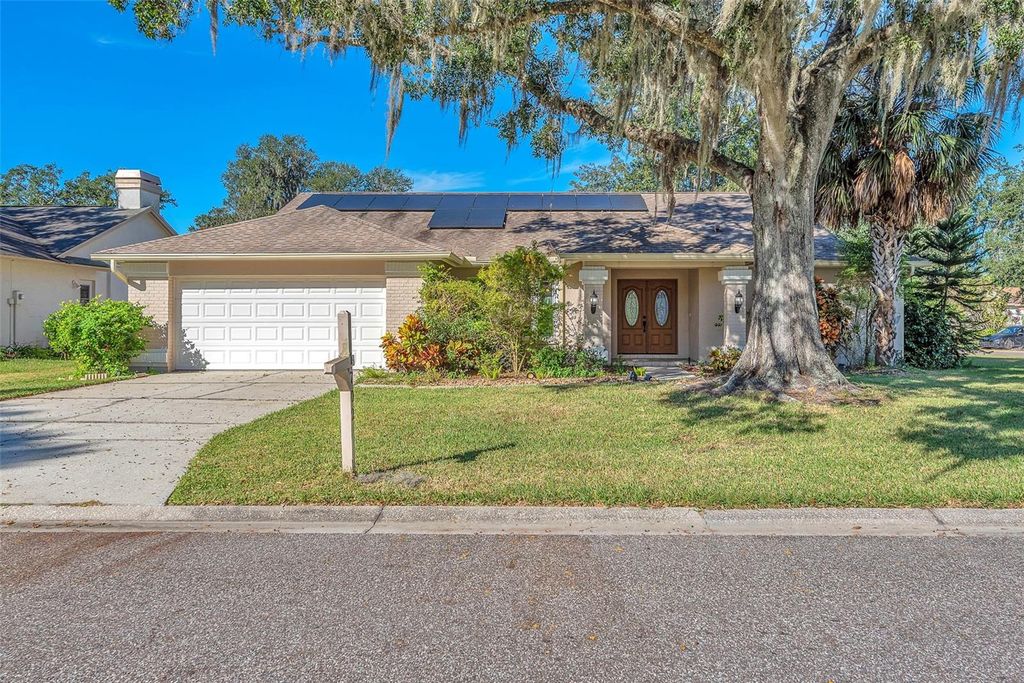 Photo of 1702 Horseshoe Drive, Plant City, FL 33566 (MLS # TB8438926)