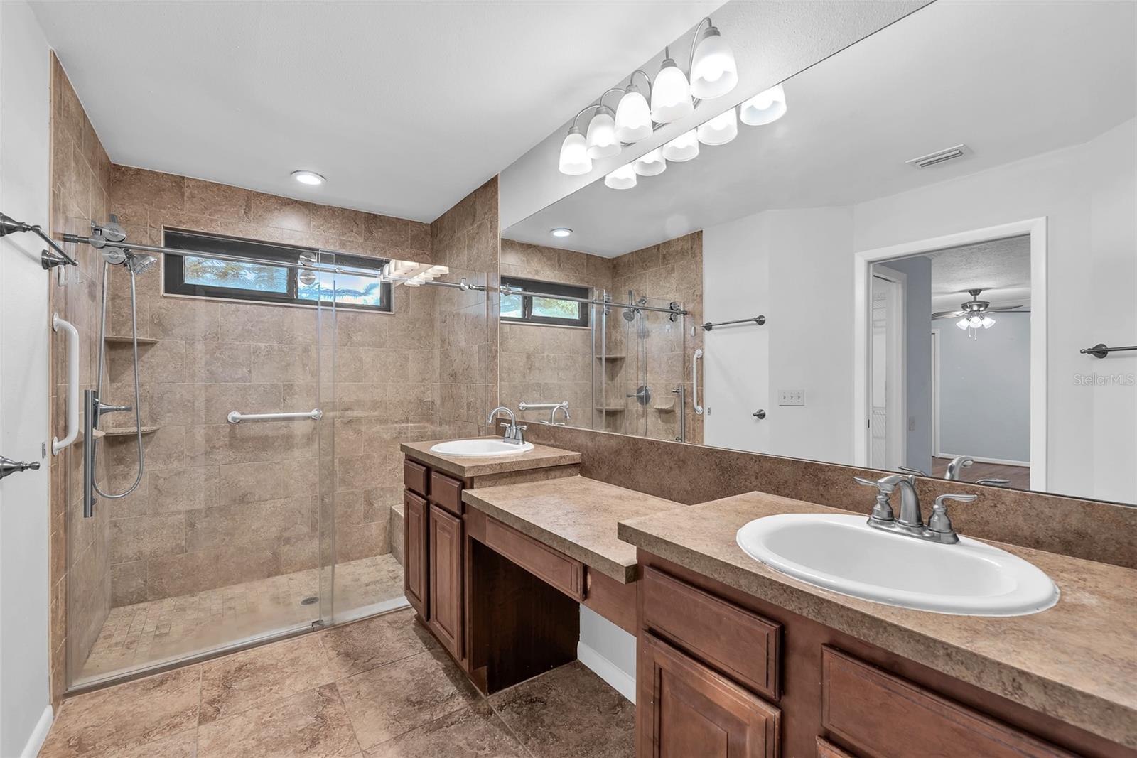 THE PADDOCKS PH II - Residential