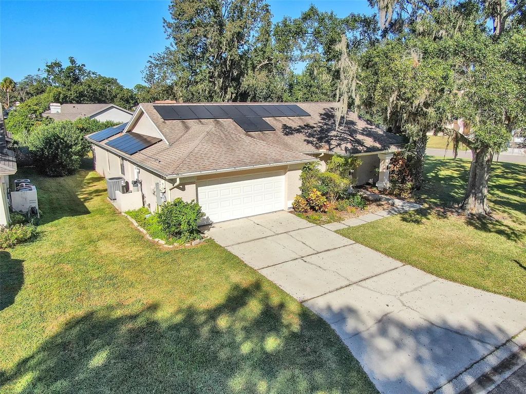 Photo of 1702 Horseshoe Drive, Plant City, FL 33566 (MLS # TB8438926)