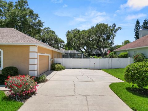 A home in WINTER HAVEN