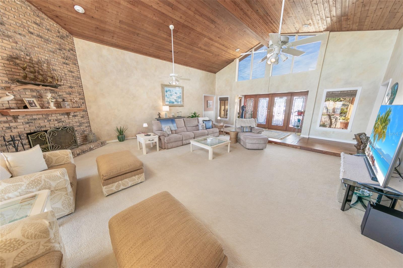 THRIFT TRACTS - Residential