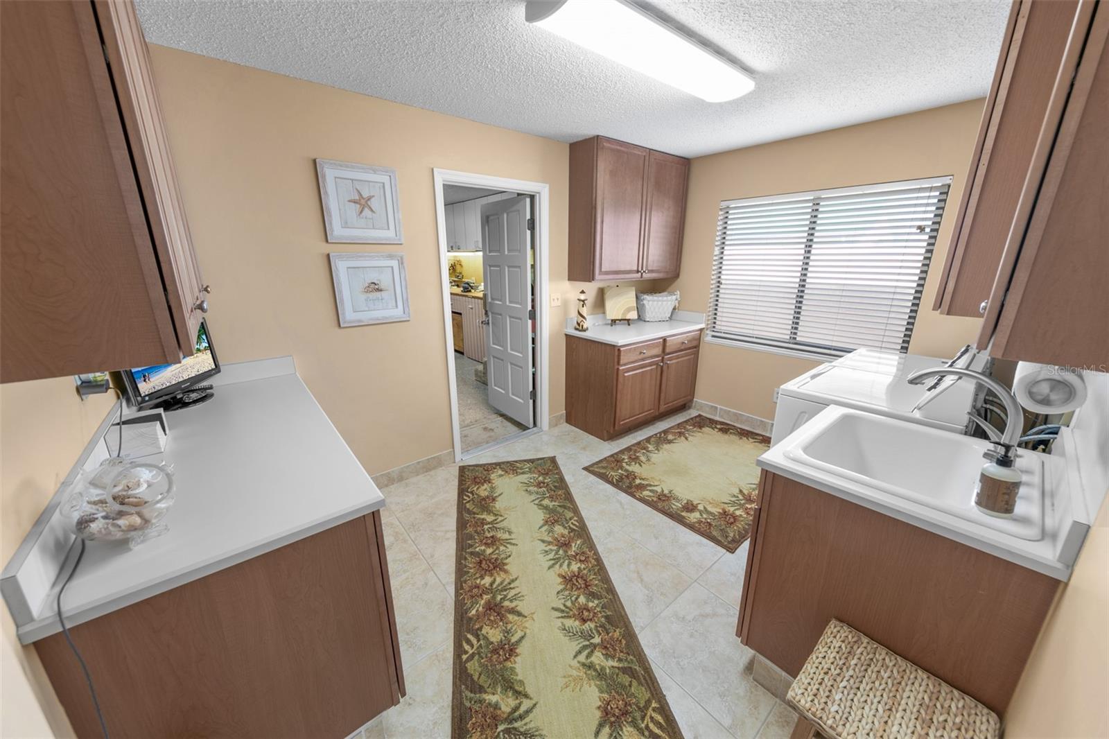 THRIFT TRACTS - Residential