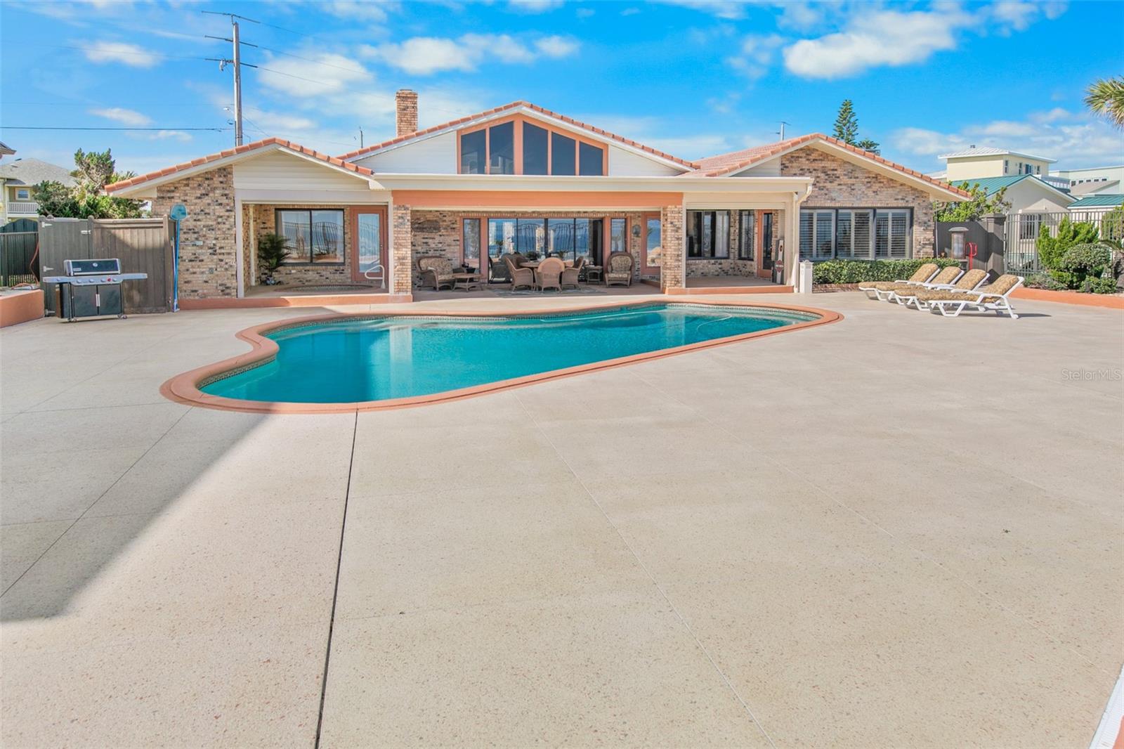 THRIFT TRACTS - Residential