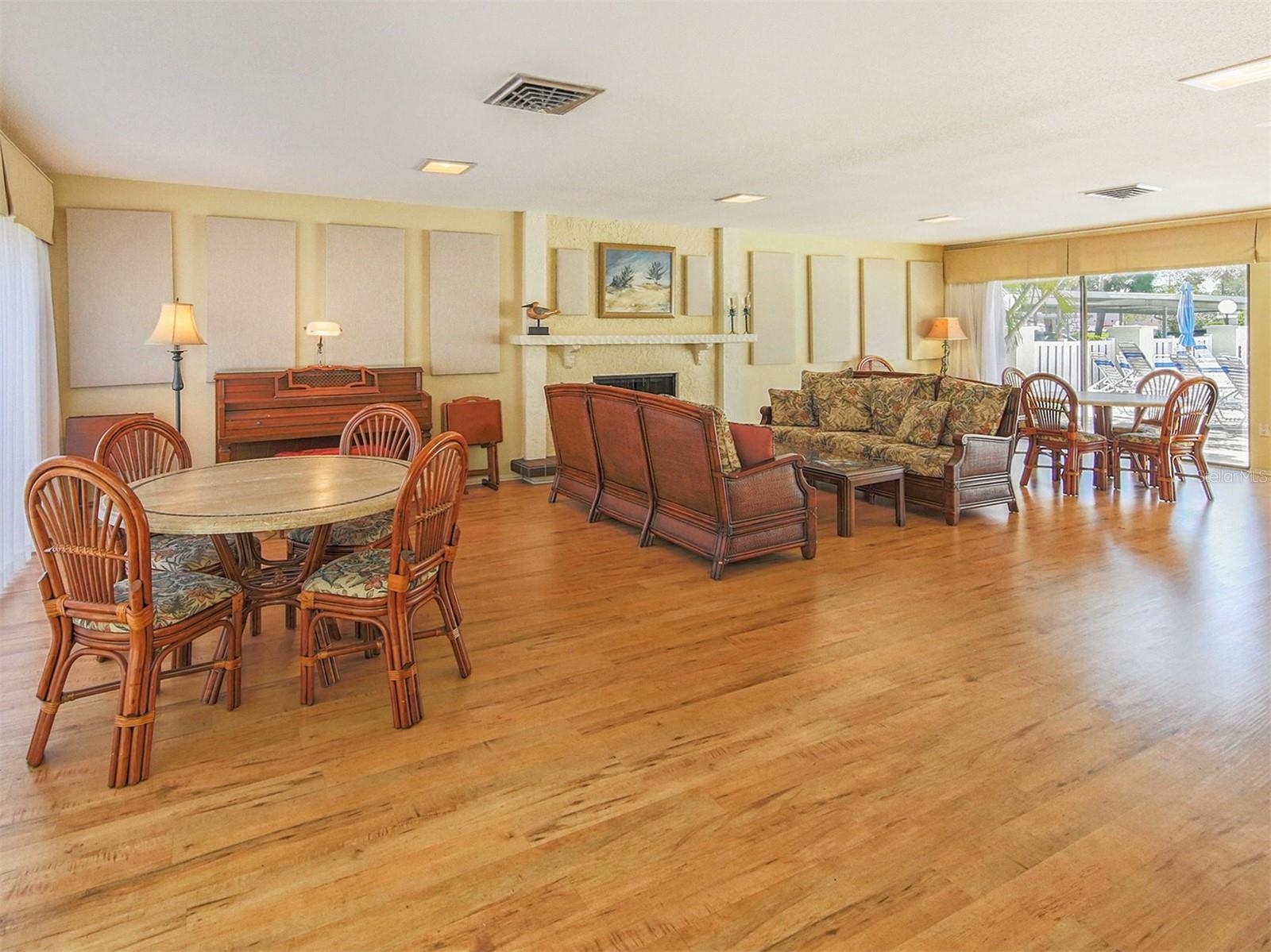 BELLA COSTA I - Residential