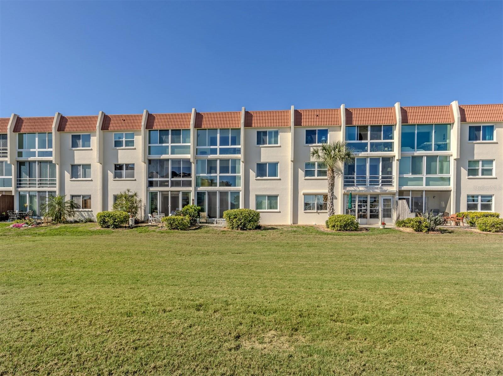 BELLA COSTA I - Residential