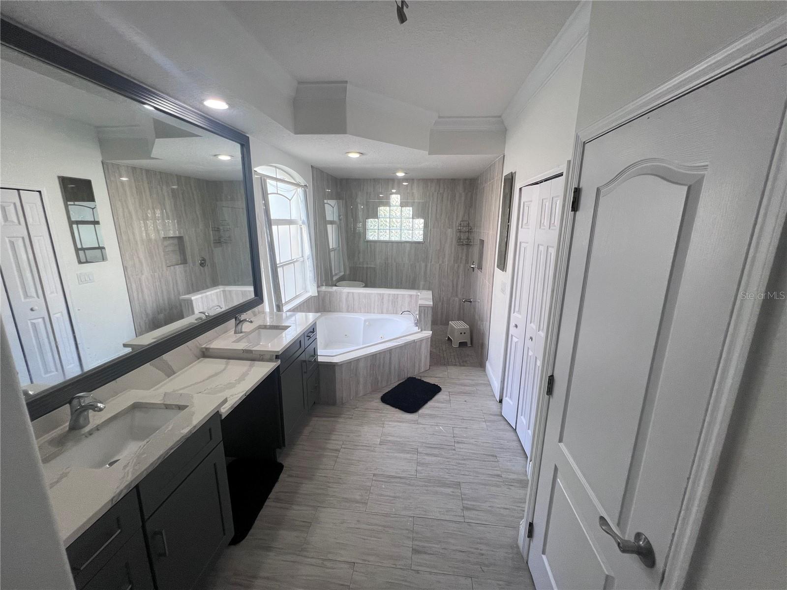 HUNTERS CREEK TR 200-215 PH 02 - Residential