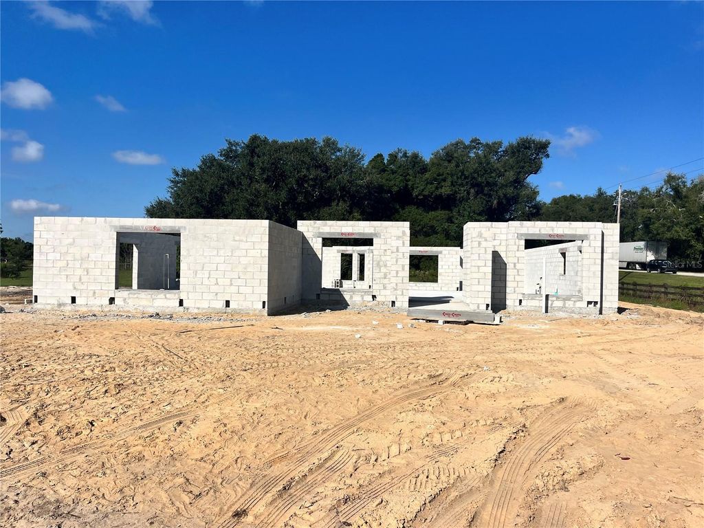 Photo of 16530 SE 23rd Avenue, Summerfield, FL 34491 (MLS # OM710343)