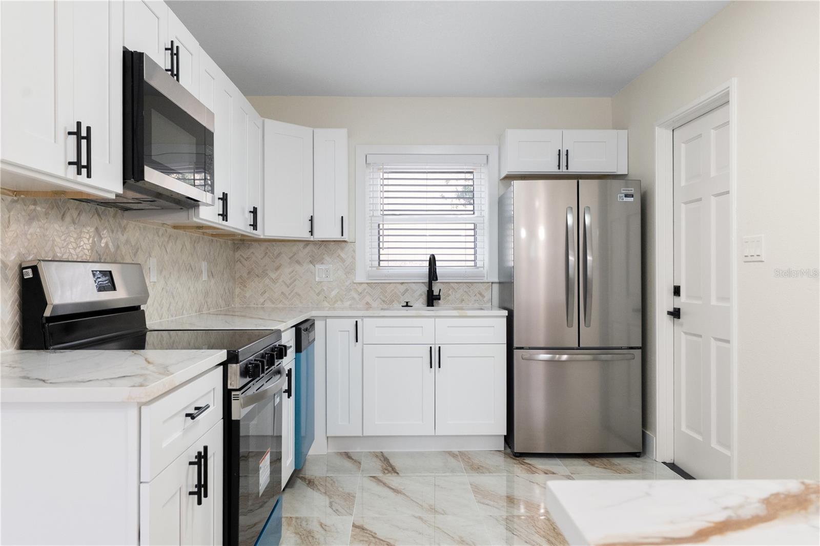 2902 E CRAWFORD STREET