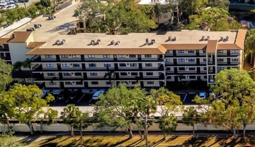 Photo of 625 30th Avenue W #G408, Bradenton, FL 34205 (MLS # A4669942)