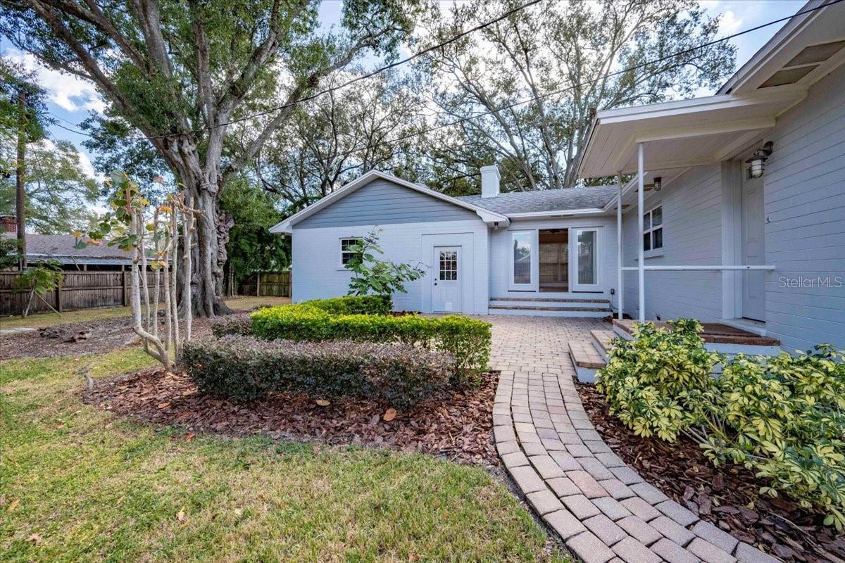 LAUREL HILL - Residential Lease