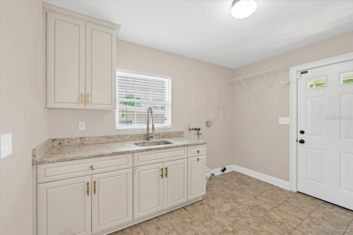 LAUREL HILL - Residential Lease