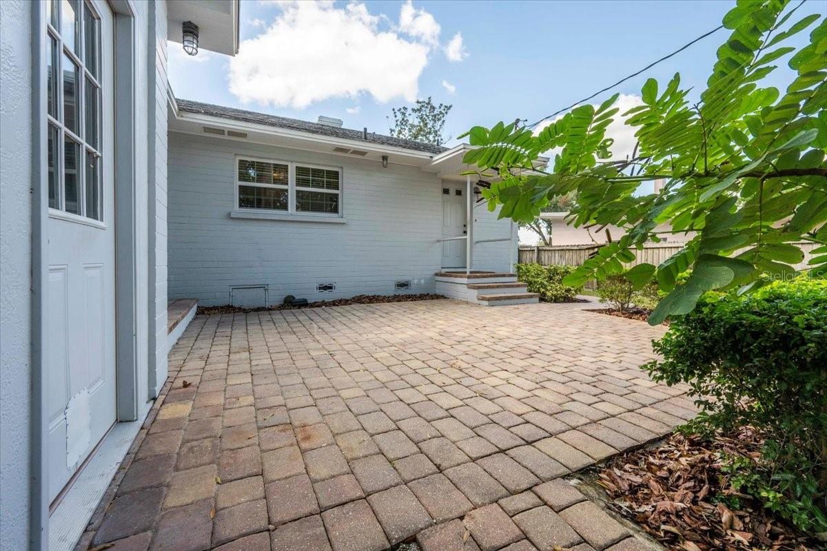 LAUREL HILL - Residential Lease