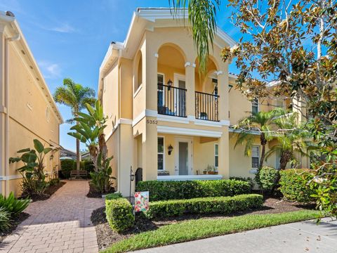 A home in SARASOTA