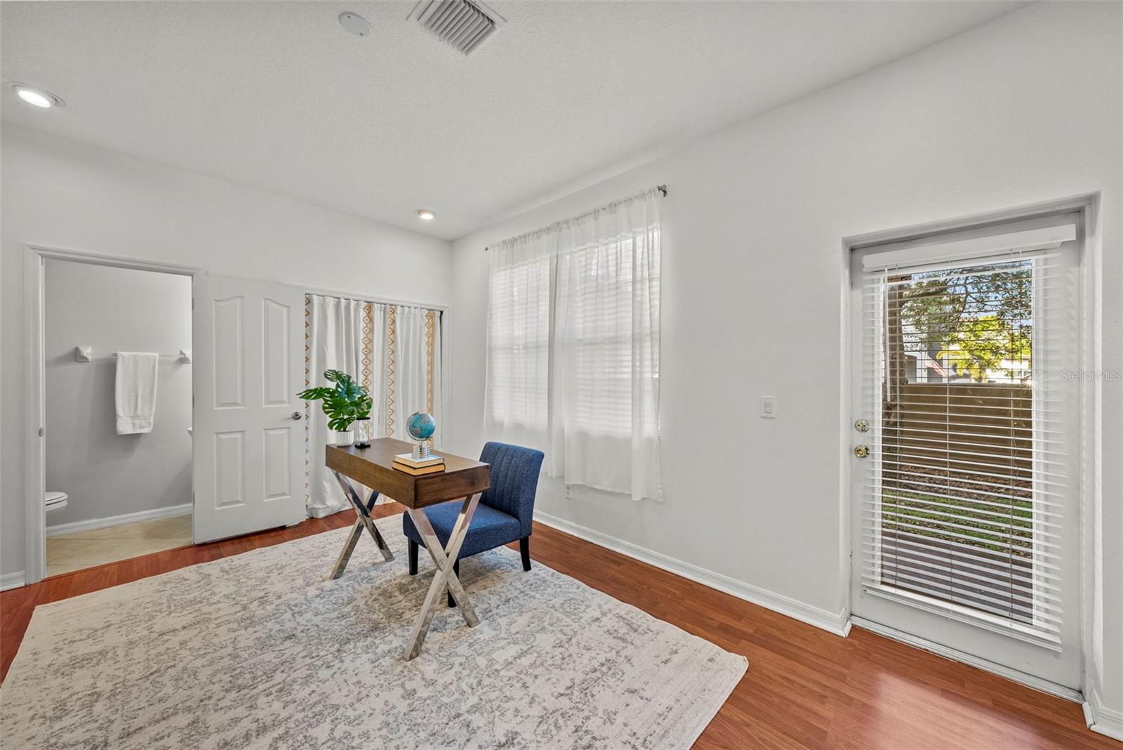 BAYSHORE POINTE TWNHMS PHAS - Residential