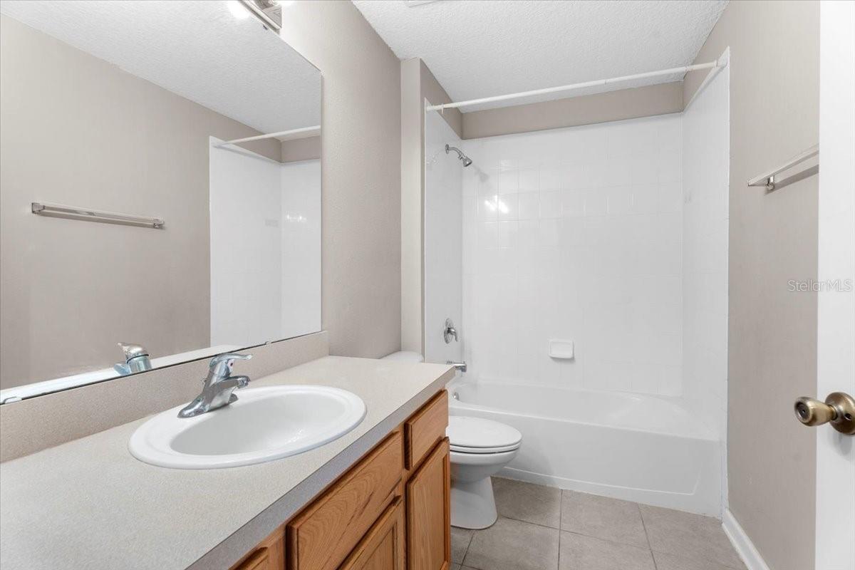 JENNINGS POINT AT OAKLEAF PLANTATION - Residential