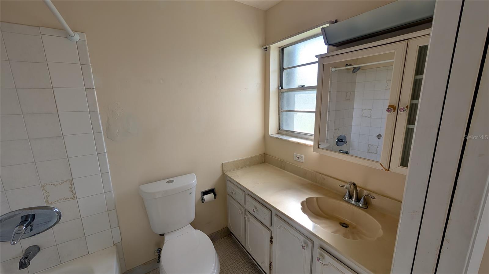 COUNTRY MANORS CONDO 01-08 - Residential