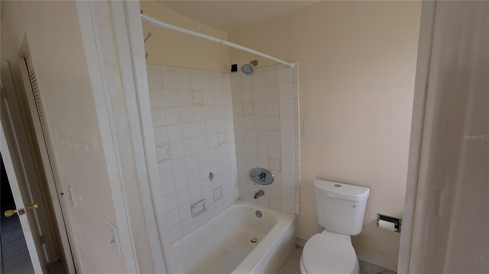 COUNTRY MANORS CONDO 01-08 - Residential