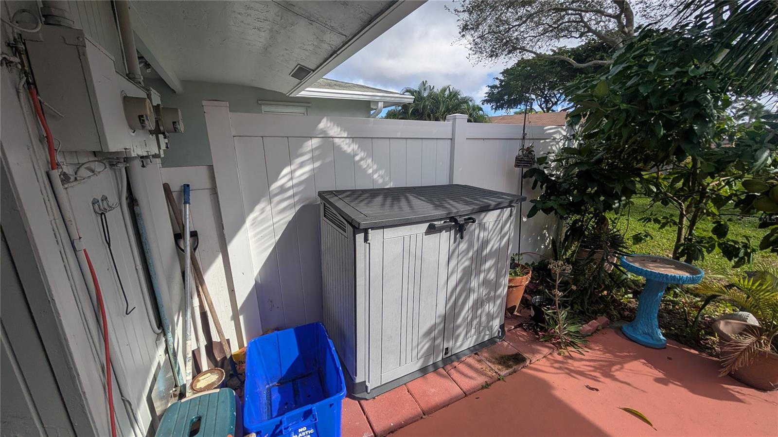 COUNTRY MANORS CONDO 01-08 - Residential