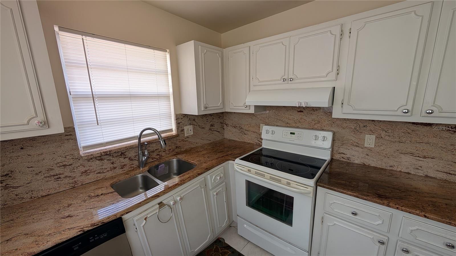 COUNTRY MANORS CONDO 01-08 - Residential