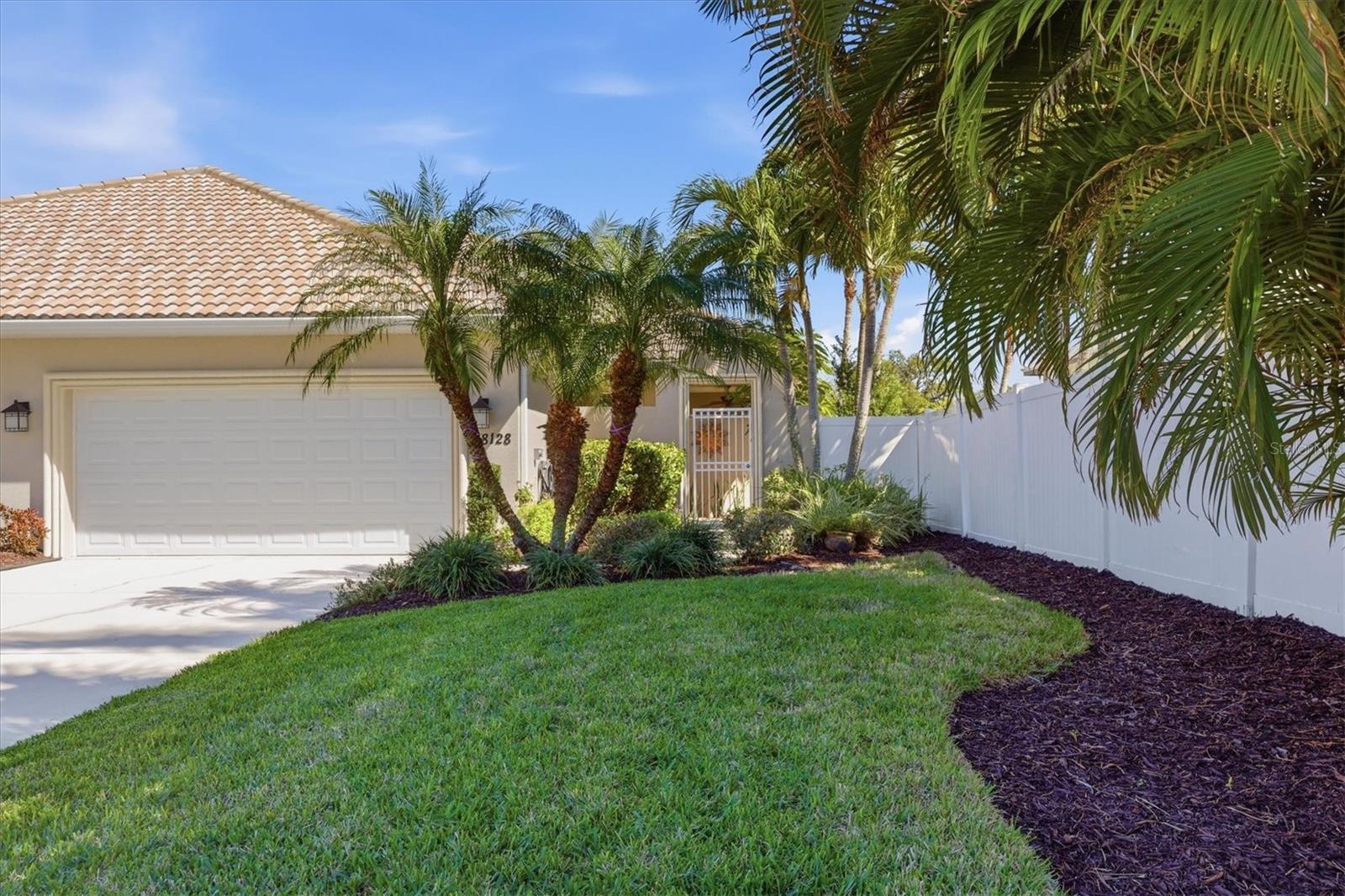 ARTISTS ENCLAVE - Residential