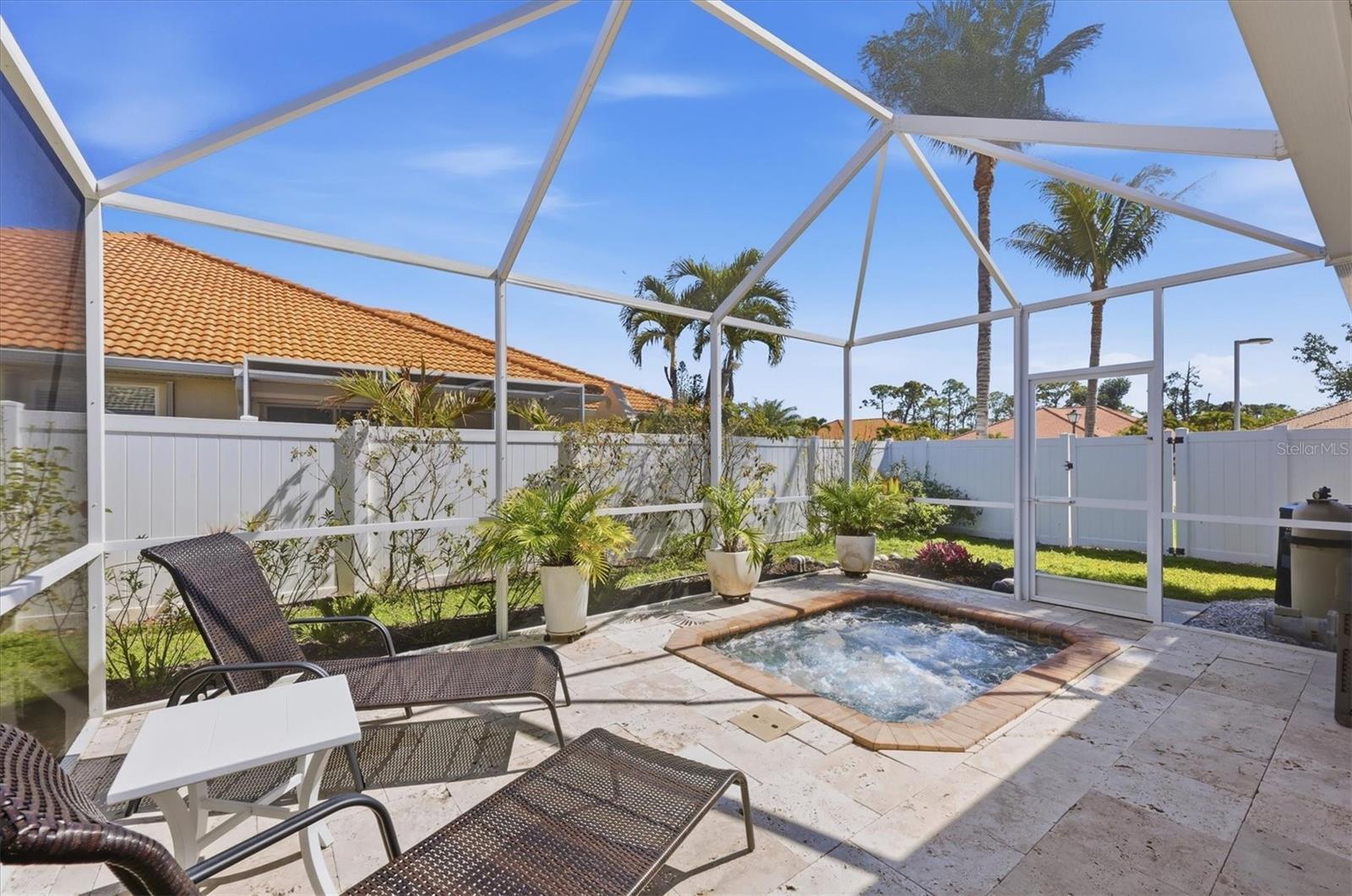 ARTISTS ENCLAVE - Residential