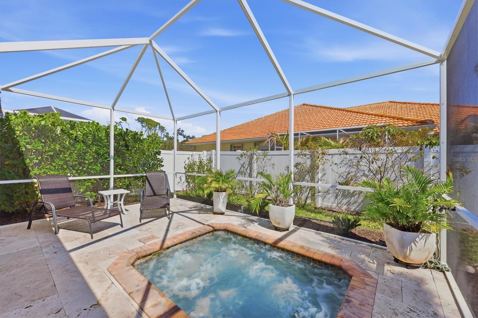 ARTISTS ENCLAVE - Residential