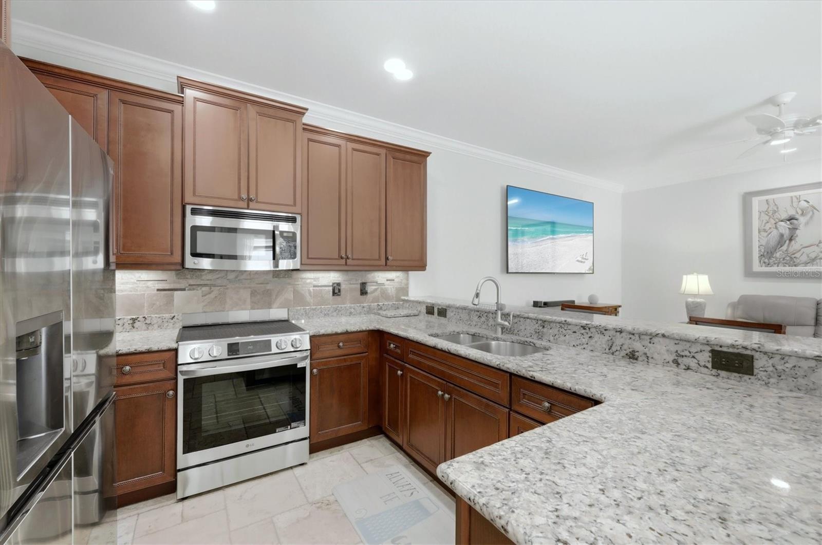 ARTISTS ENCLAVE - Residential