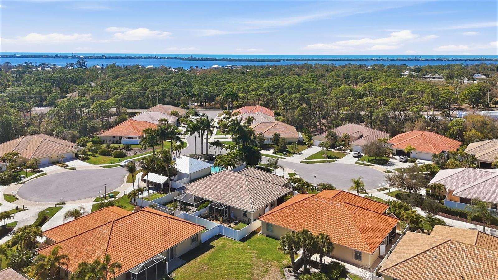 ARTISTS ENCLAVE - Residential