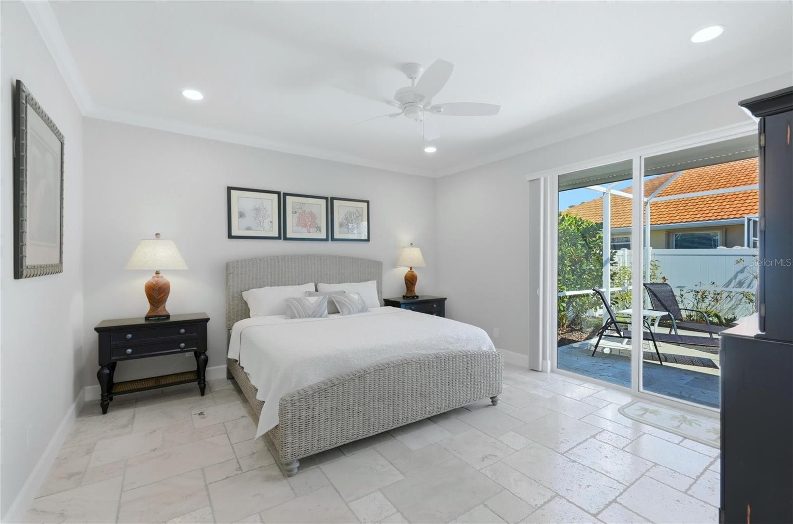 ARTISTS ENCLAVE - Residential