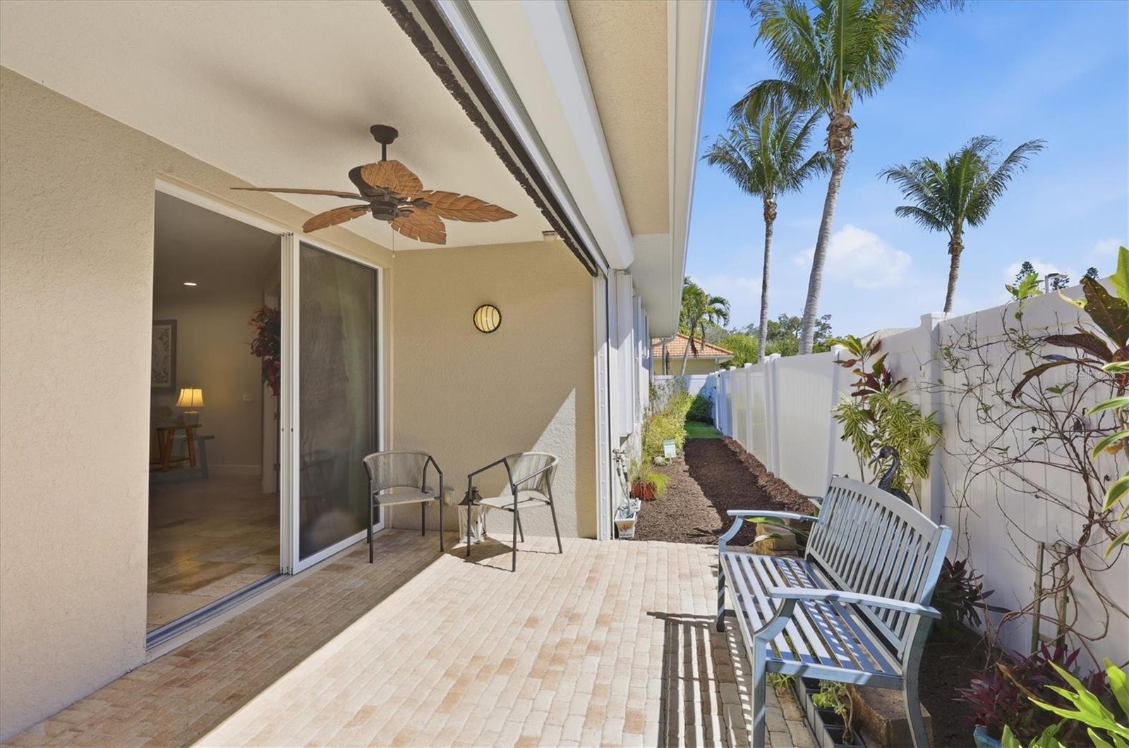 ARTISTS ENCLAVE - Residential