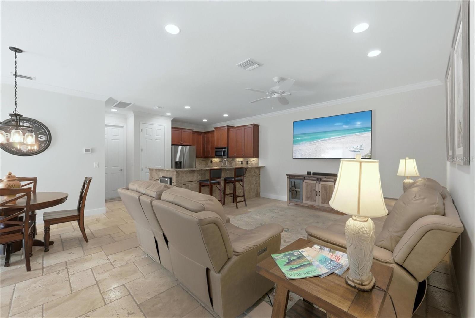 ARTISTS ENCLAVE - Residential