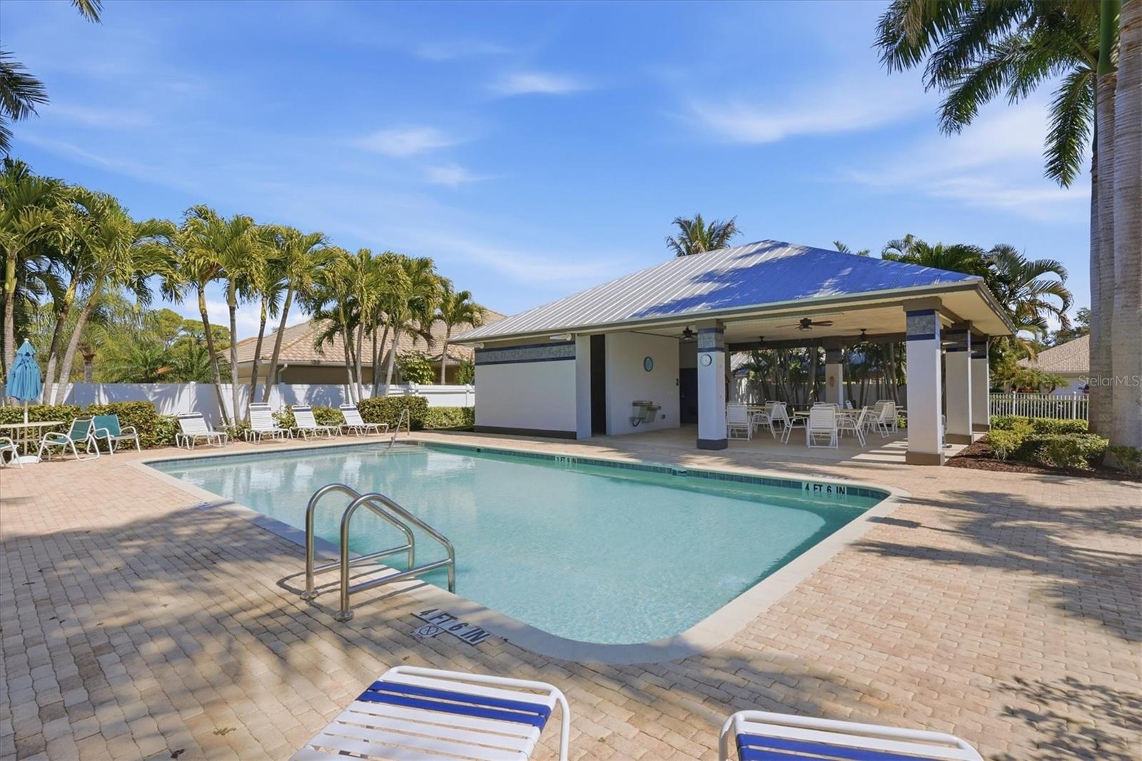 ARTISTS ENCLAVE - Residential