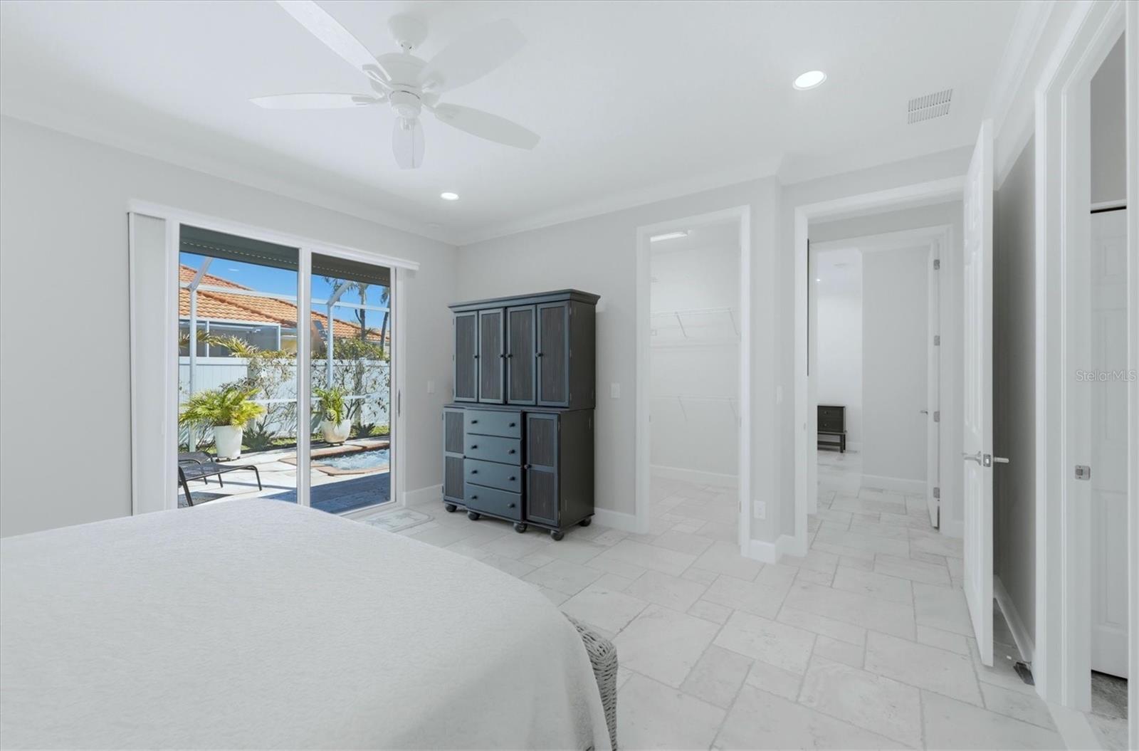 ARTISTS ENCLAVE - Residential