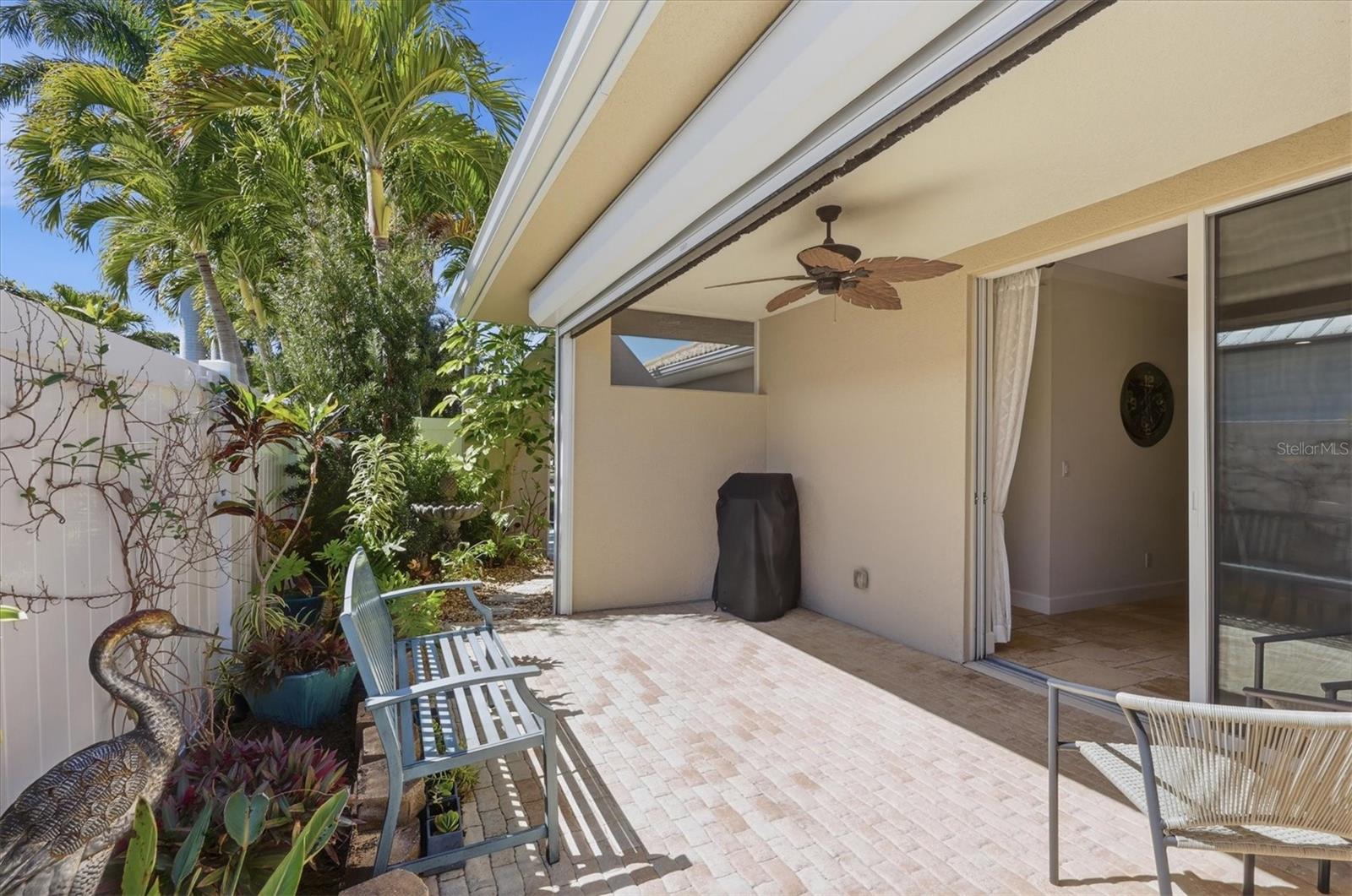 ARTISTS ENCLAVE - Residential