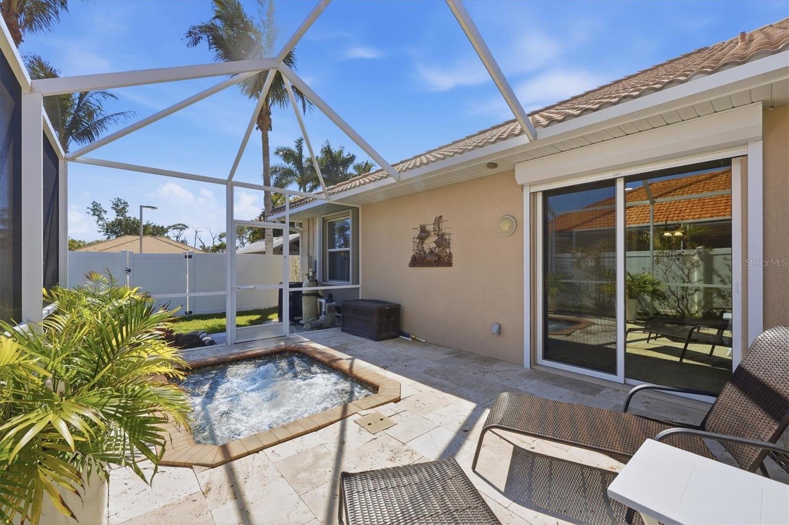 ARTISTS ENCLAVE - Residential