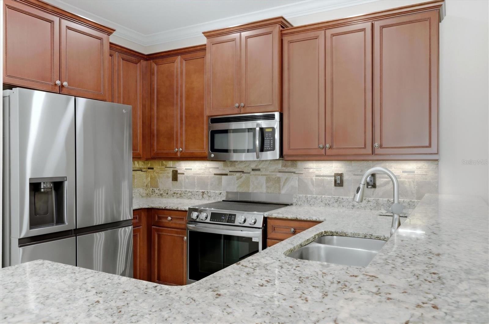 ARTISTS ENCLAVE - Residential