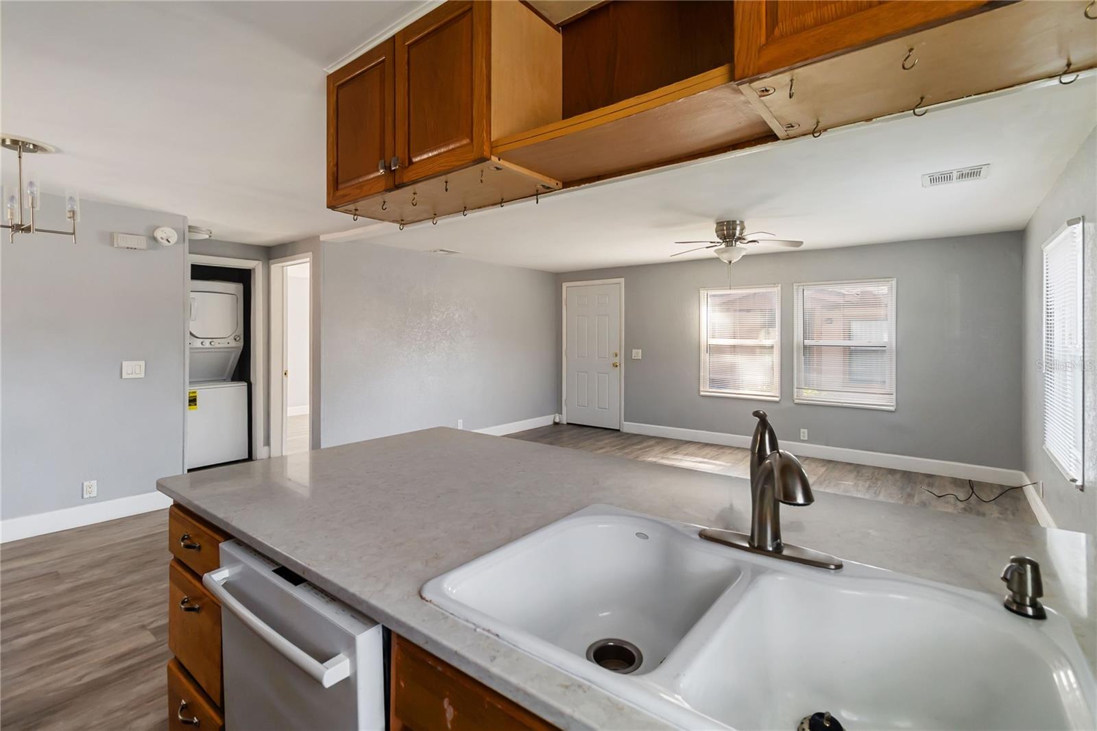 TOWNHOMES WINTER GARDEN - Residential Lease