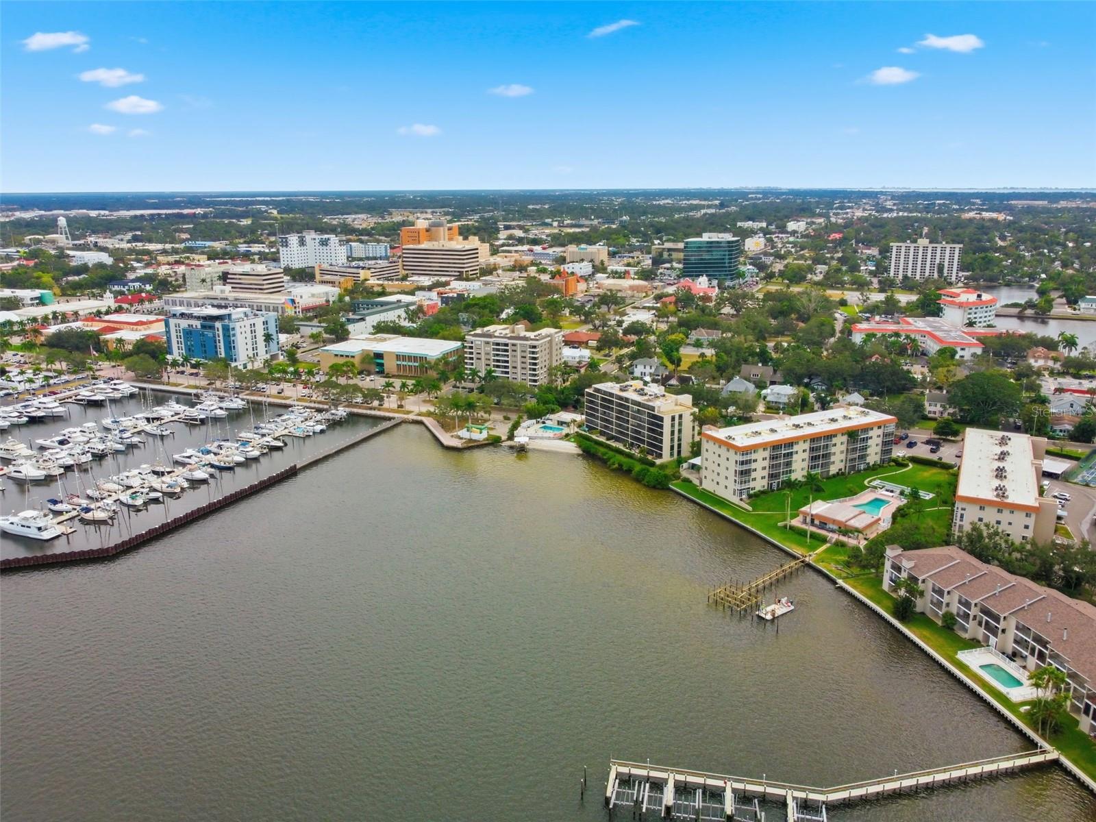 RIVER OAKS APTS SEC A - Residential