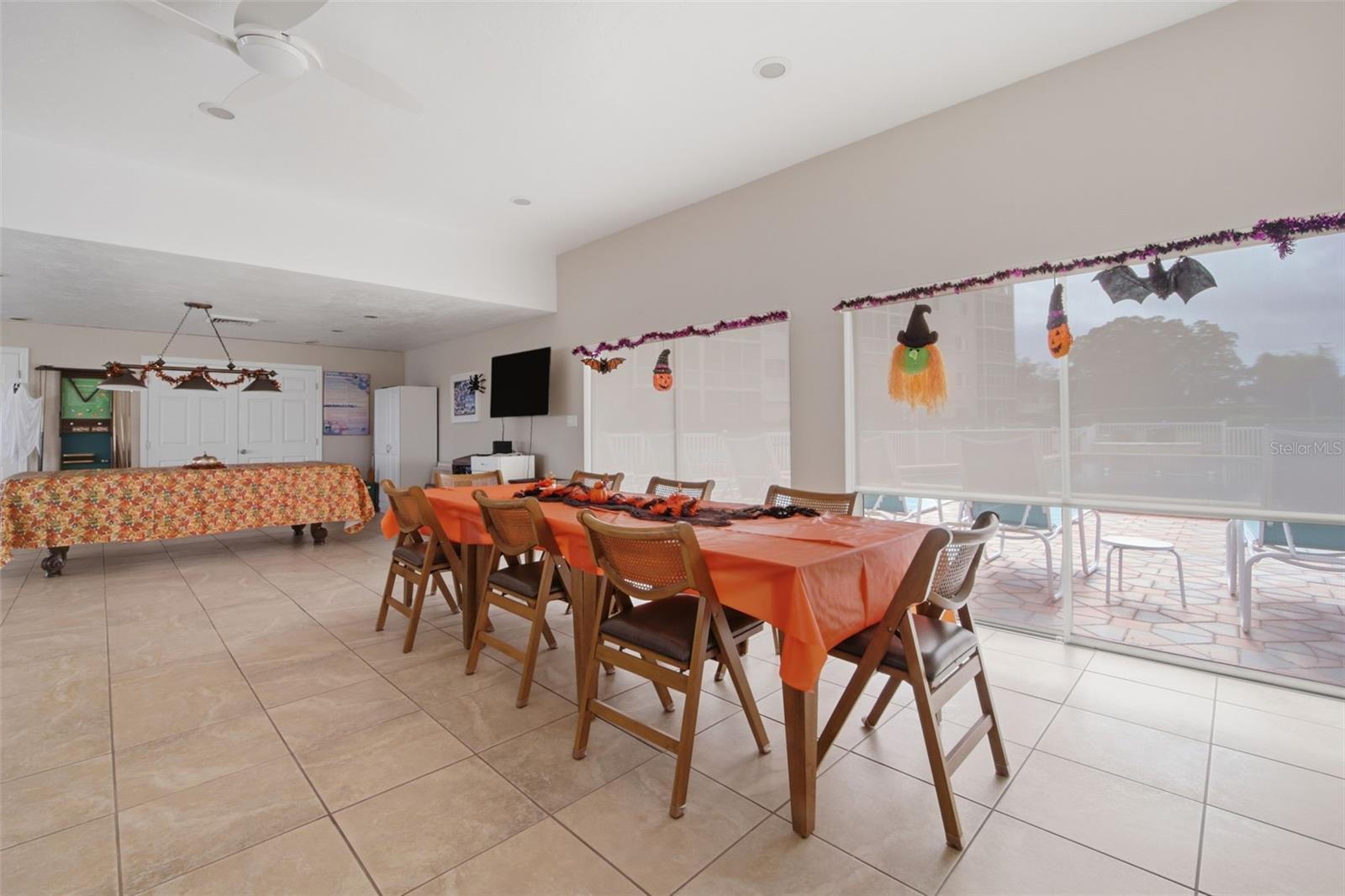 RIVER OAKS APTS SEC A - Residential