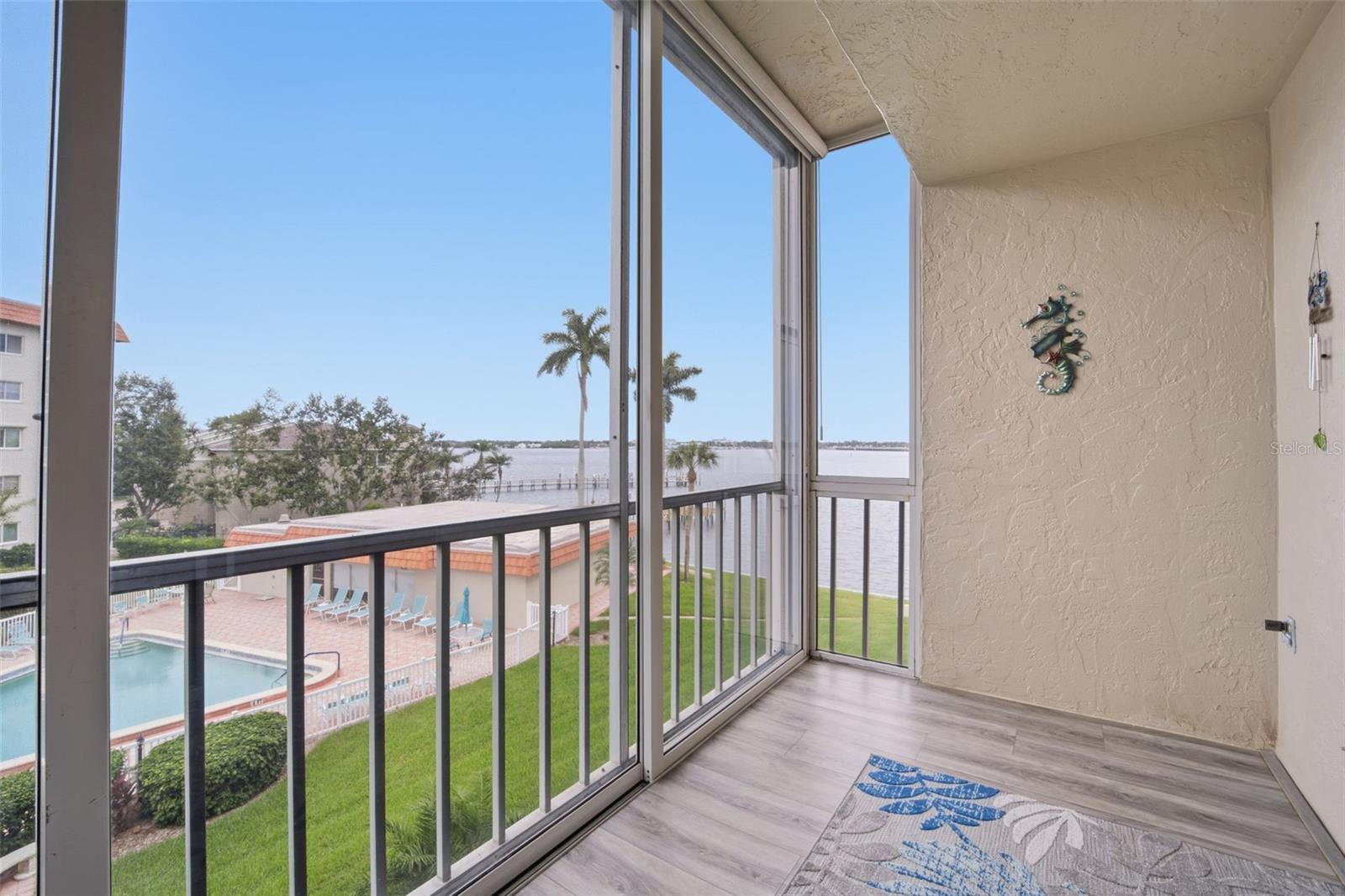 RIVER OAKS APTS SEC A - Residential