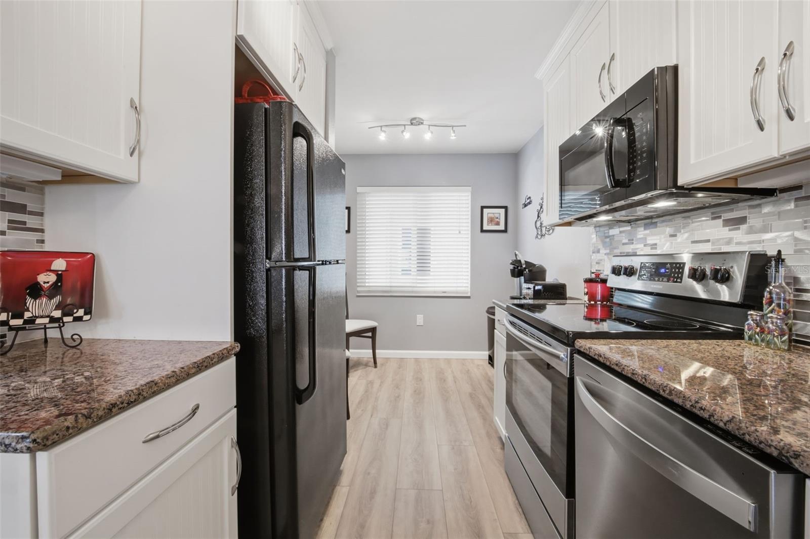 RIVER OAKS APTS SEC A - Residential