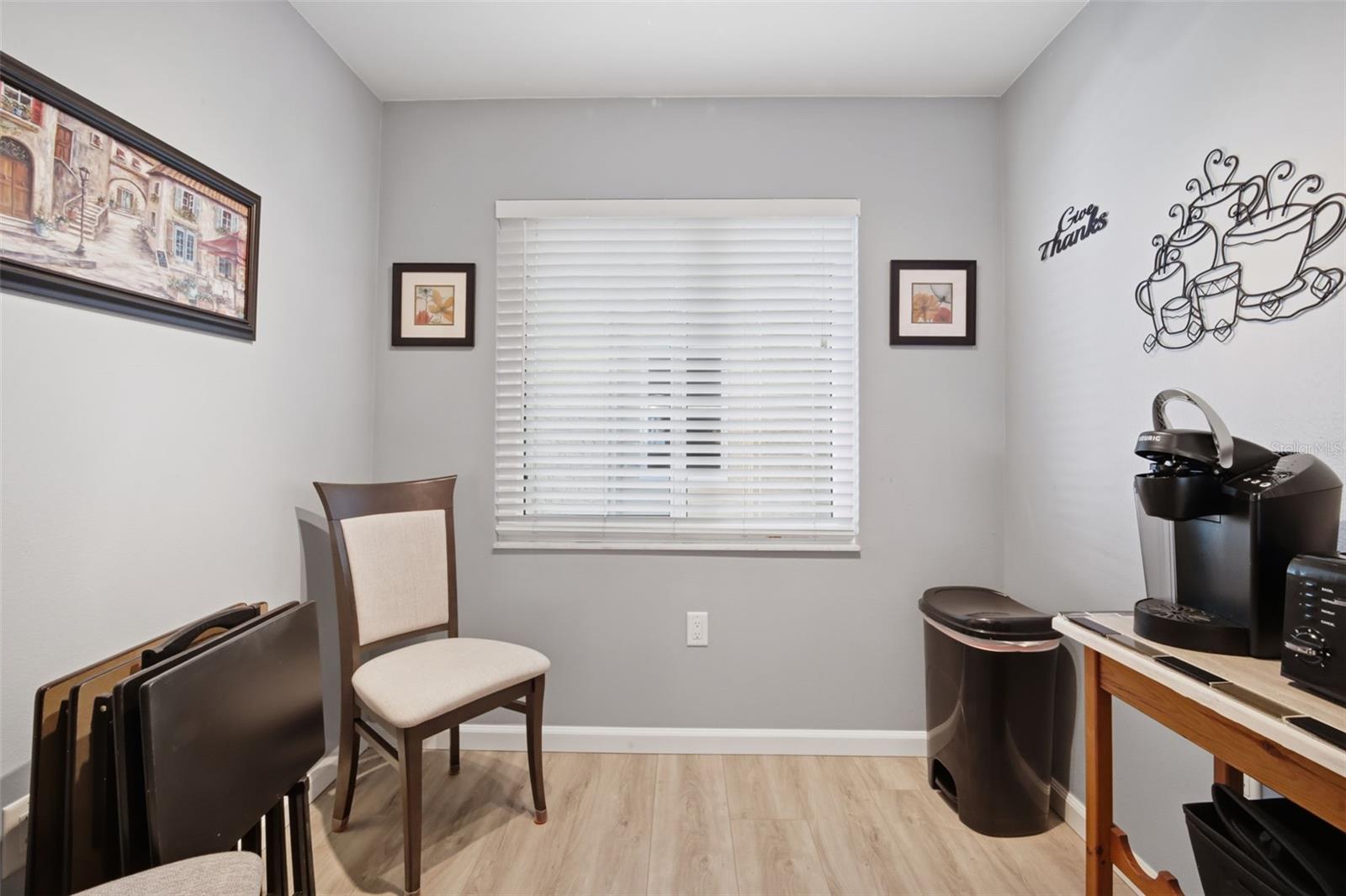 RIVER OAKS APTS SEC A - Residential