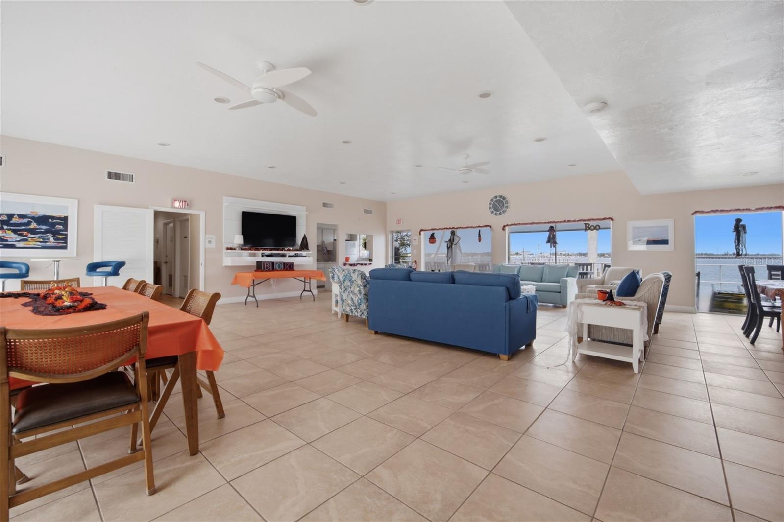 RIVER OAKS APTS SEC A - Residential